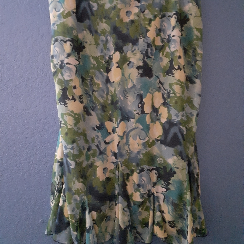 Size 18W/20W Floral Skirt